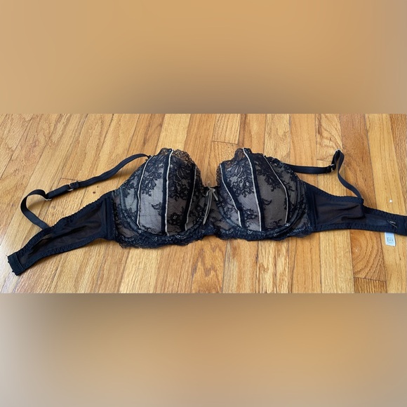 DKNY black lacy balconette bra sz 36D - Picture 4 of 5